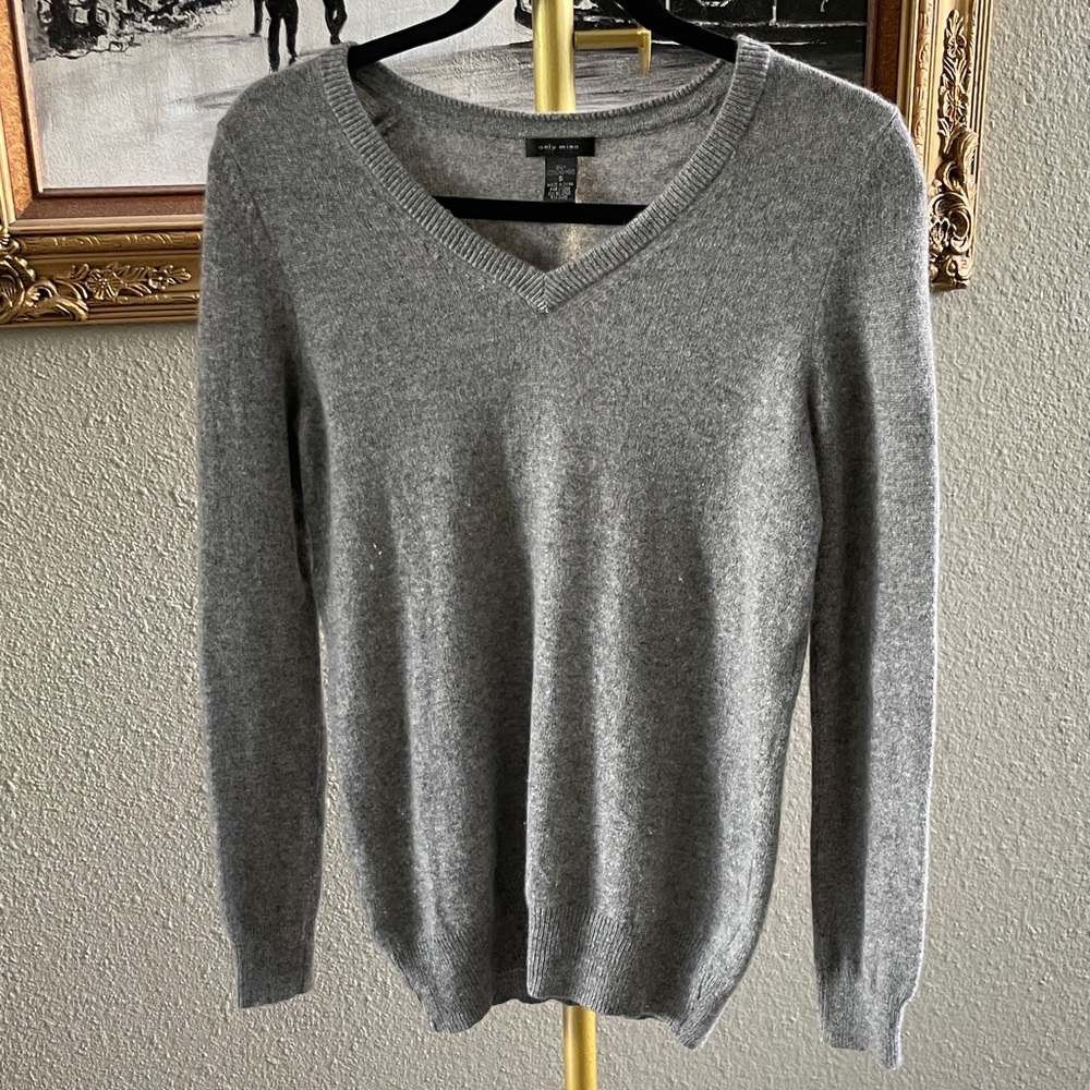 Only Mine Gray cashmere V-Neck Sweater